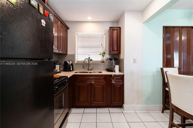 8895 Fontainebleau Blvd 504, Miami, FL 33172