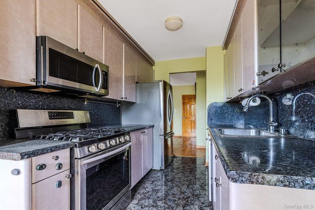 2727 Ocean Parkway D18, Brooklyn, NY 11235