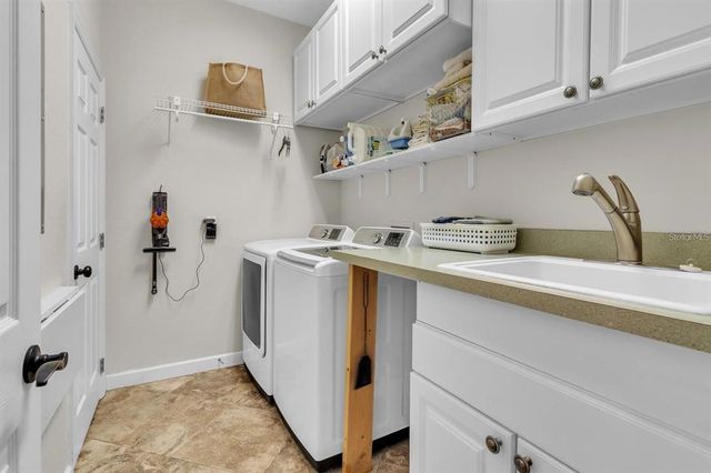 8740 INGLETON COURT, Orlando, FL 32836