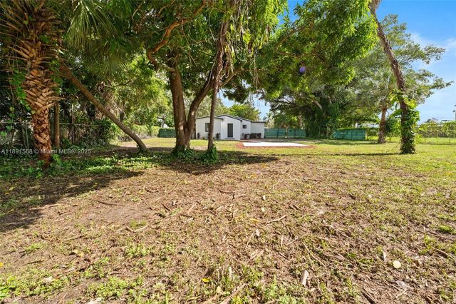 261 NW 2nd Ct, Deerfield Beach, FL 33441