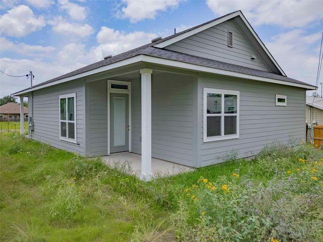 857 Cypress LN, Horseshoe Bay, TX 78657