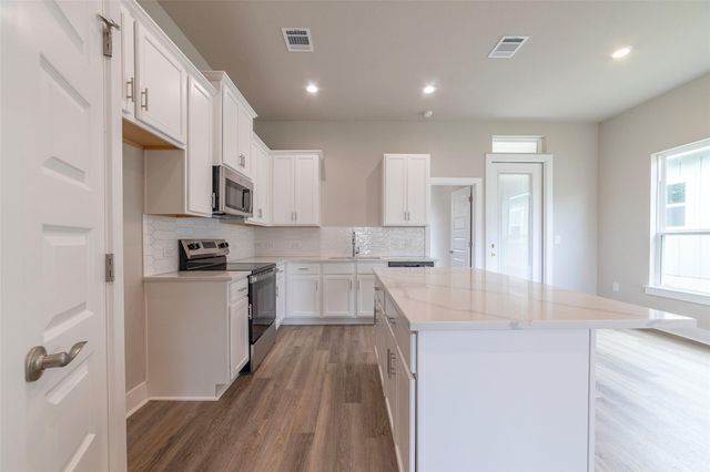 857 Cypress LN, Horseshoe Bay, TX 78657