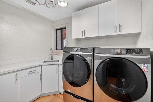 5720 SW 33rd Terrace, Hollywood, FL 33312