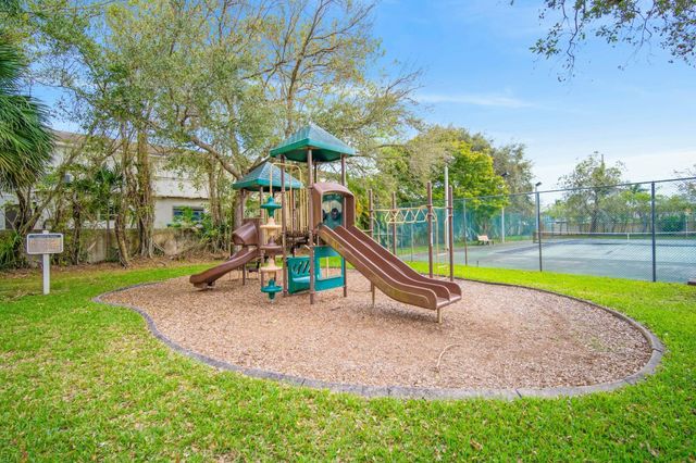 5720 SW 33rd Terrace, Hollywood, FL 33312