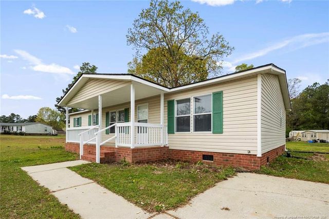 1502 Clan Campbell Drive, Raeford, NC 28376