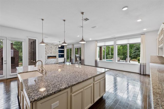 211 Twilight Toast Drive, Conroe, TX 77304