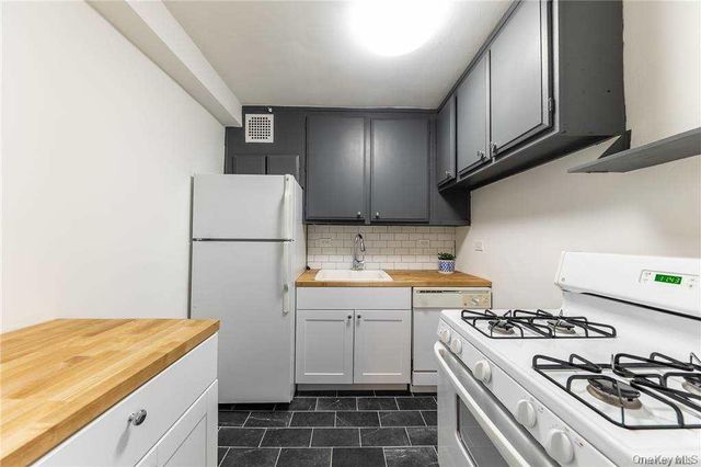 522 Shore Road 4A, Long Beach, NY 11561