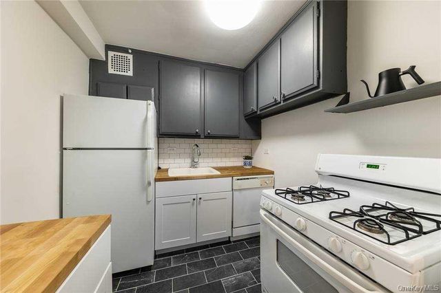 522 Shore Road 4A, Long Beach, NY 11561