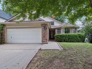 9228 S Hudson Avenue, Tulsa, OK 74137