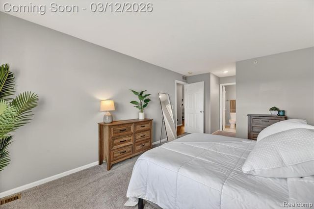 468 Village Lane 3, Milford, MI 48381