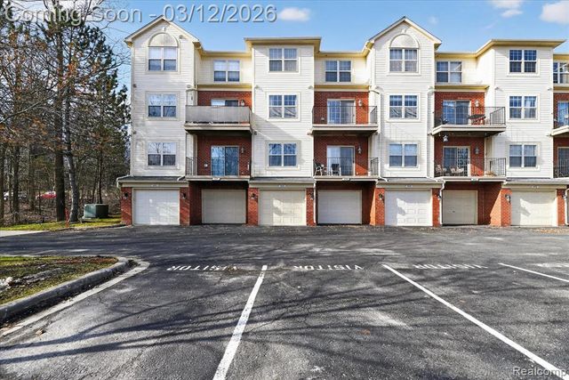 468 Village Lane 3, Milford, MI 48381