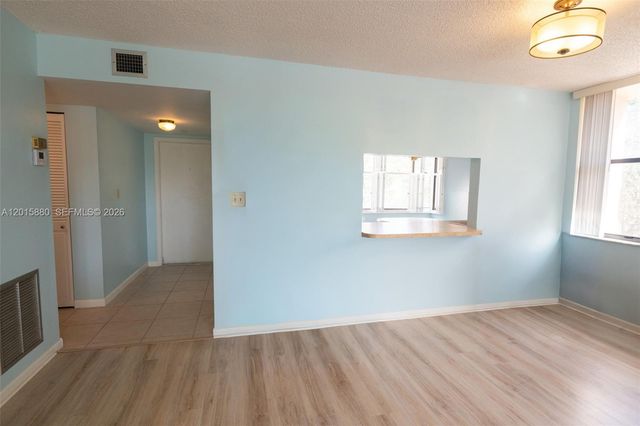 6800 Cypress Rd 415, Plantation, FL 33317