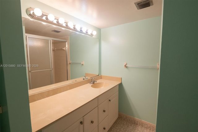 6800 Cypress Rd 415, Plantation, FL 33317