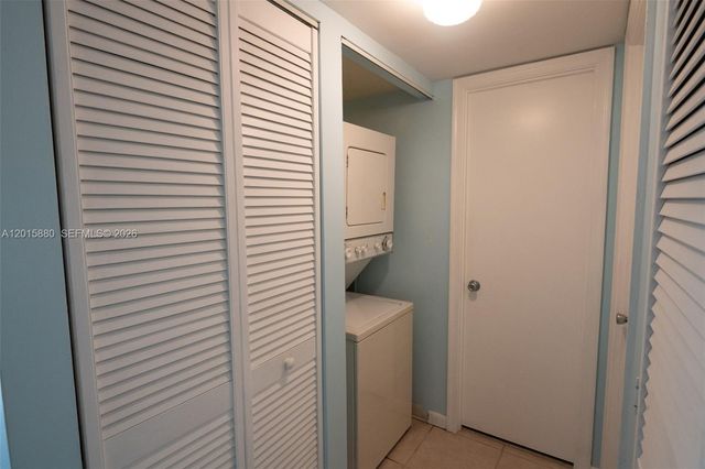 6800 Cypress Rd 415, Plantation, FL 33317