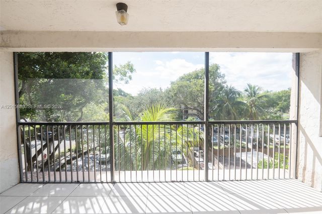 6800 Cypress Rd 415, Plantation, FL 33317