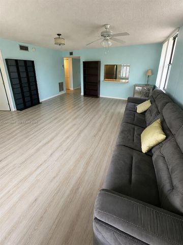6800 Cypress Rd 415, Plantation, FL 33317