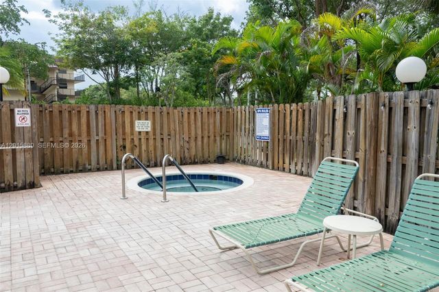 6800 Cypress Rd 415, Plantation, FL 33317