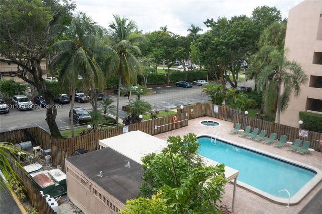 6800 Cypress Rd 415, Plantation, FL 33317