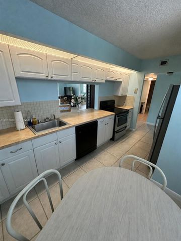 6800 Cypress Rd 415, Plantation, FL 33317