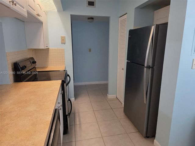 6800 Cypress Rd 415, Plantation, FL 33317