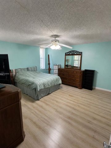6800 Cypress Rd 415, Plantation, FL 33317