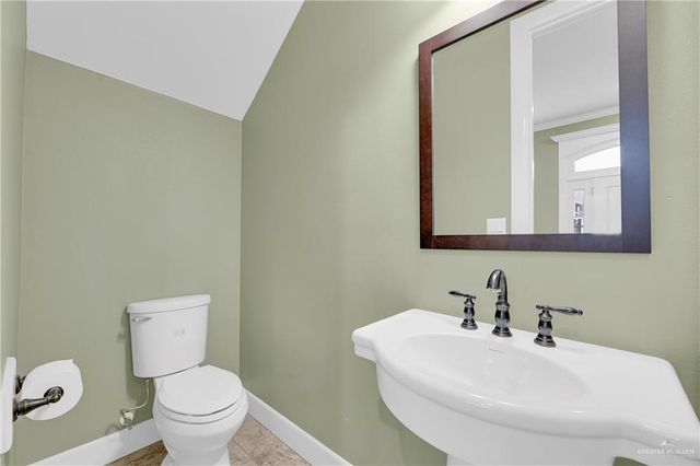 209 Robin Avenue, Mcallen, TX 78504