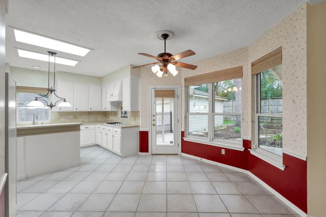 92 S Bonneymead Circle, The Woodlands, TX 77381