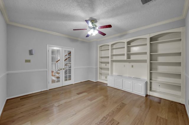 92 S Bonneymead Circle, The Woodlands, TX 77381