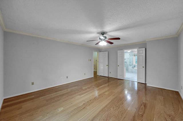 92 S Bonneymead Circle, The Woodlands, TX 77381