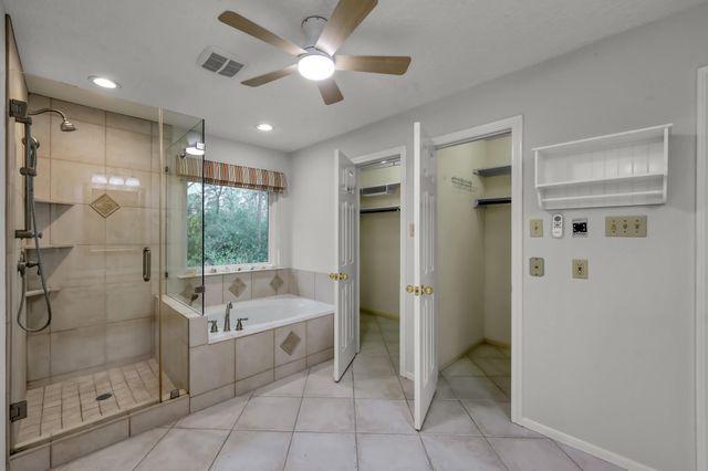 92 S Bonneymead Circle, The Woodlands, TX 77381