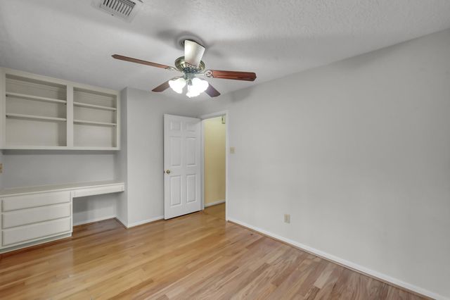 92 S Bonneymead Circle, The Woodlands, TX 77381