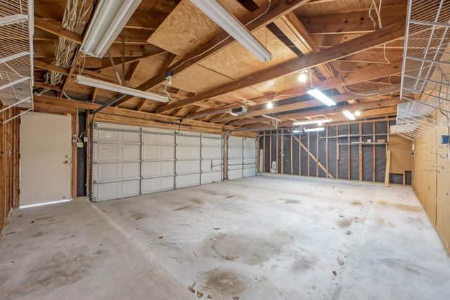 92 S Bonneymead Circle, The Woodlands, TX 77381