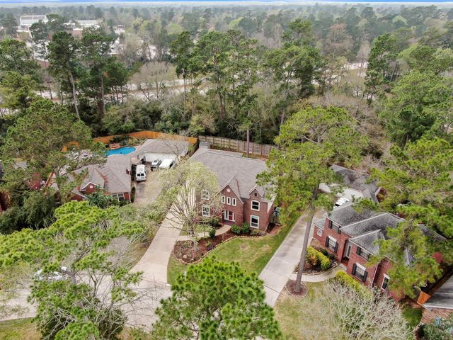 92 S Bonneymead Circle, The Woodlands, TX 77381