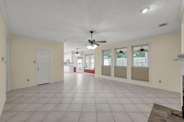 92 S Bonneymead Circle, The Woodlands, TX 77381