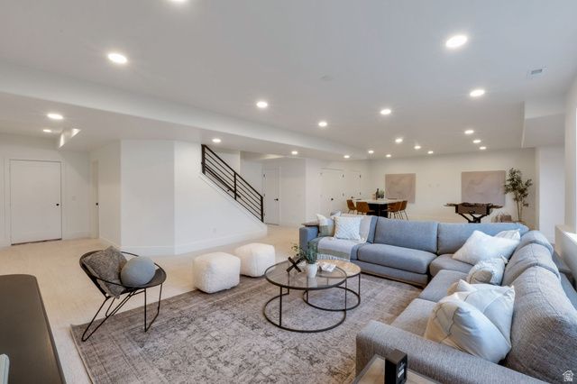 6382 W HOLLY'S POND LN, Herriman, UT 84096