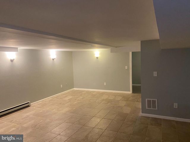 20 LINCOLN PL, Whitehall, PA 18052