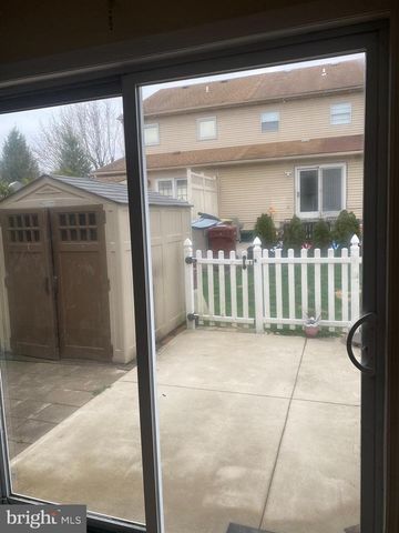 20 LINCOLN PL, Whitehall, PA 18052