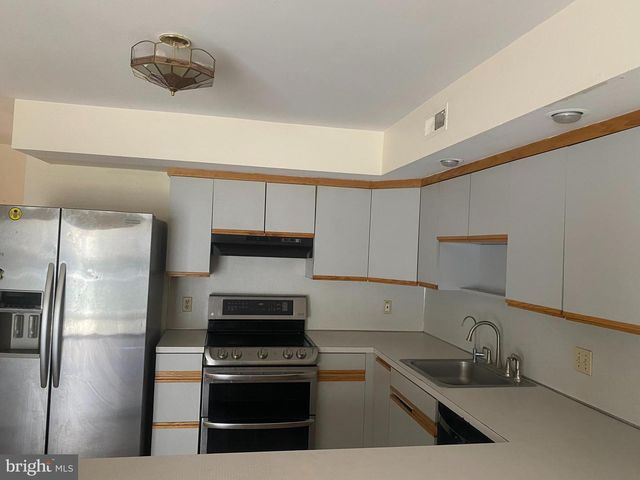 20 LINCOLN PL, Whitehall, PA 18052