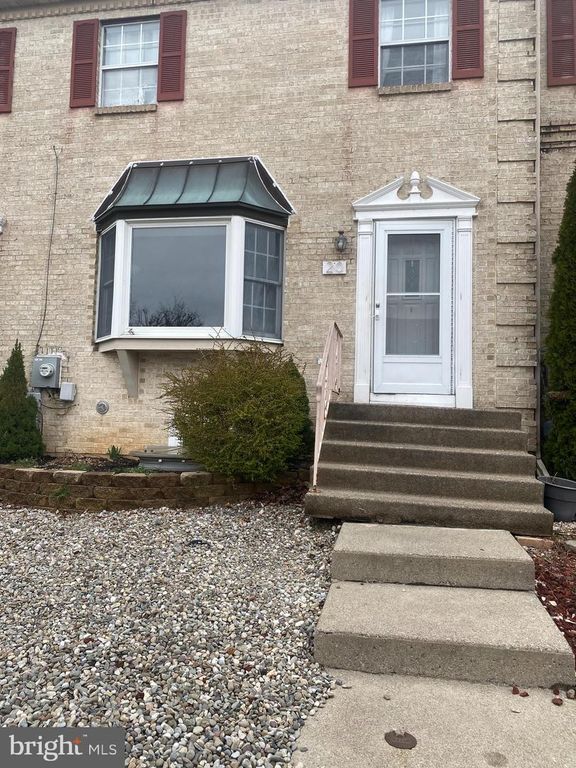 20 LINCOLN PL, Whitehall, PA 18052