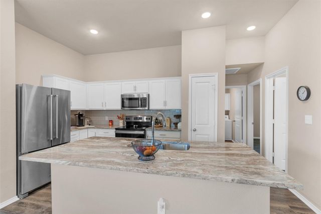 121 Dove Landing Court, Navasota, TX 77868
