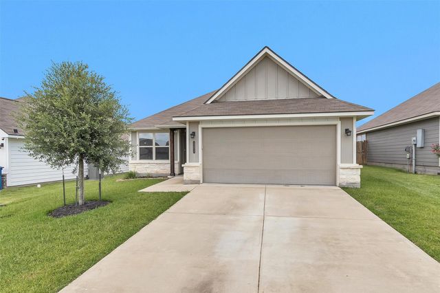 121 Dove Landing Court, Navasota, TX 77868