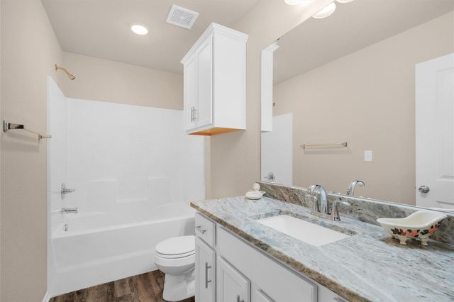 121 Dove Landing Court, Navasota, TX 77868