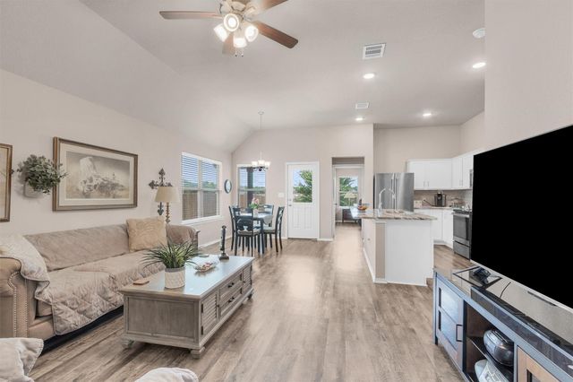 121 Dove Landing Court, Navasota, TX 77868