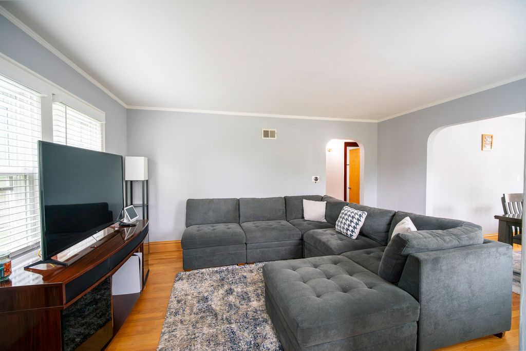 1686 Lunt Avenue, Des Plaines, IL 60018 — photo 4