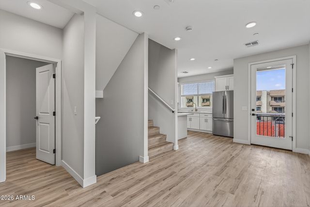 2601 E CLARENDON Avenue 1, Phoenix, AZ 85016