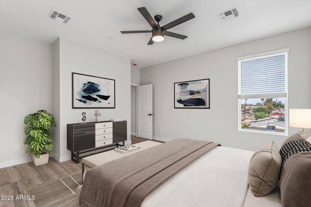 2601 E CLARENDON Avenue 1, Phoenix, AZ 85016