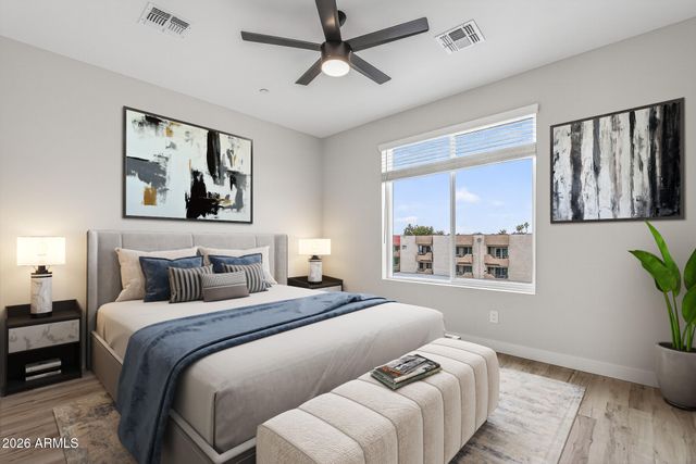 2601 E CLARENDON Avenue 1, Phoenix, AZ 85016