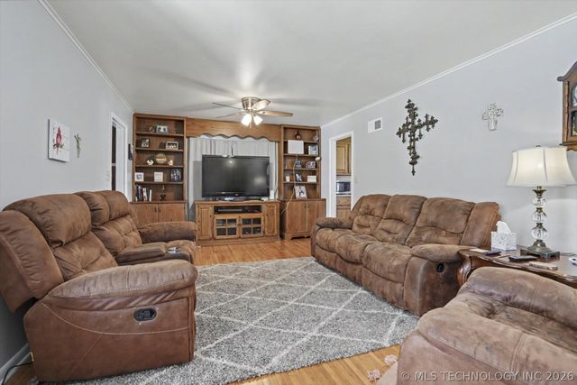 1643 E 55th Place, Tulsa, OK 74105