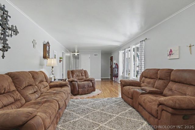 1643 E 55th Place, Tulsa, OK 74105