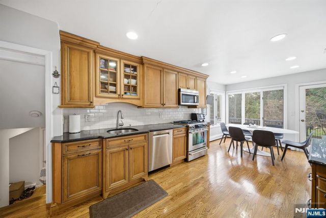 126 Sussex Road, Tenafly, NJ 07670